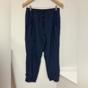 Eddie Bauer, women’s fleece-lined joggers, navy, size 8.